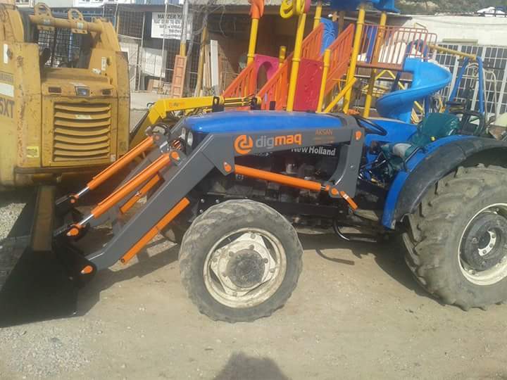 Прикачване на предния товарач