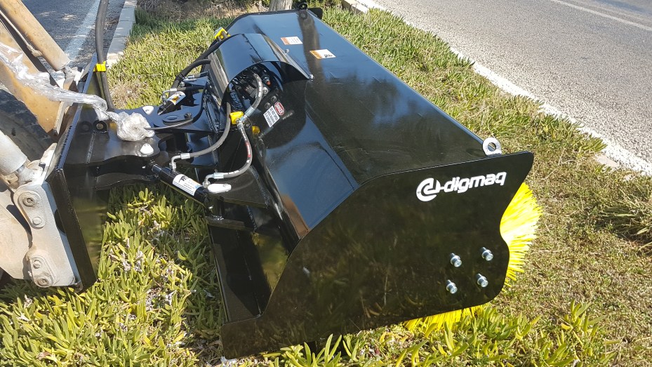 bobcat süpürgesi, açılı bobcat süpürgesi, manitou süpürgesi, manitu süpürgesi, jcb süpürgesi, mst süpürgesi, bekoloder süpürgesi